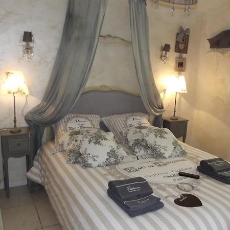 Le Moulin De Sonnailles Bed & Breakfast Cabries Phòng bức ảnh