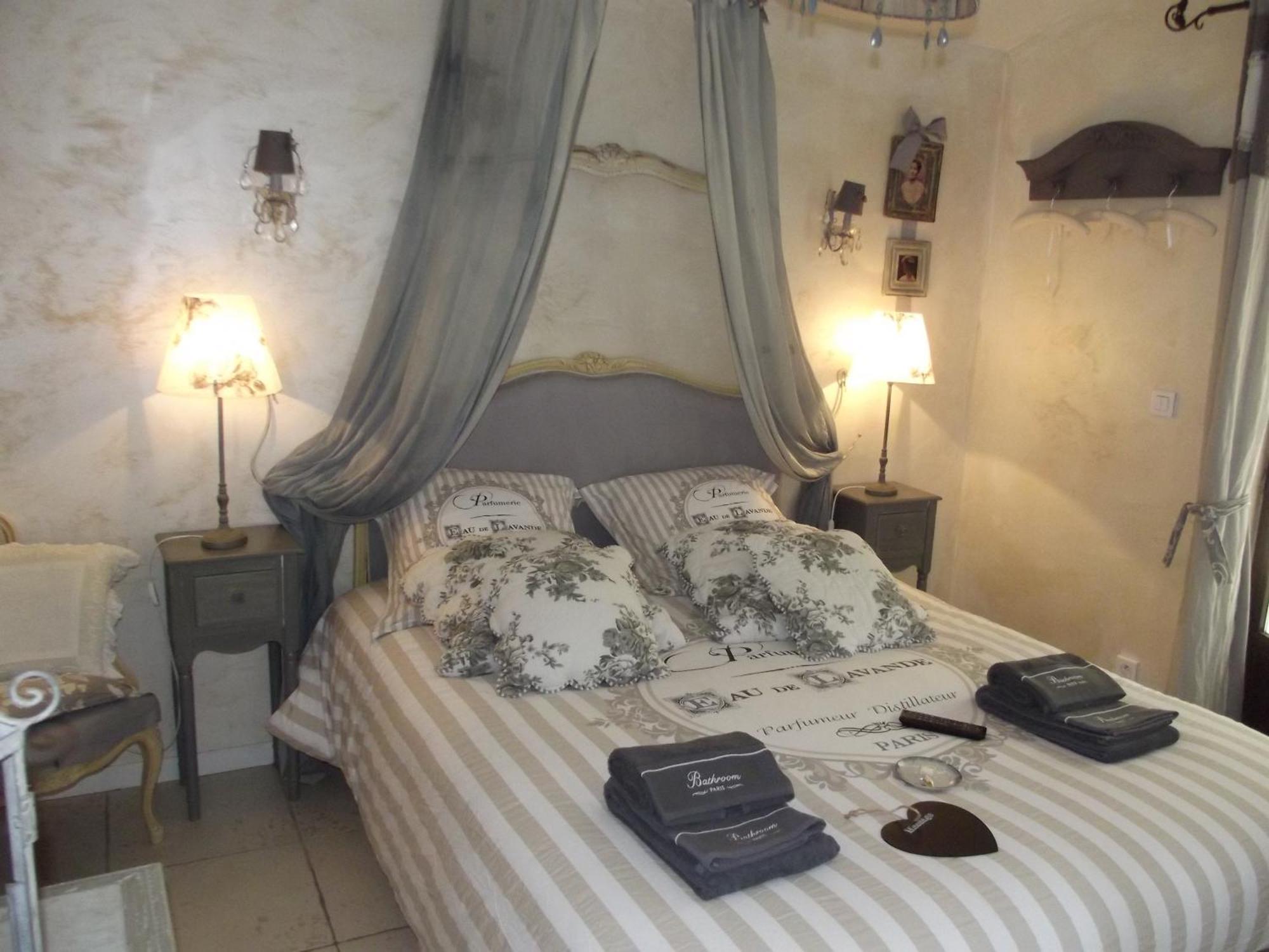 Le Moulin De Sonnailles Bed & Breakfast Cabries Phòng bức ảnh
