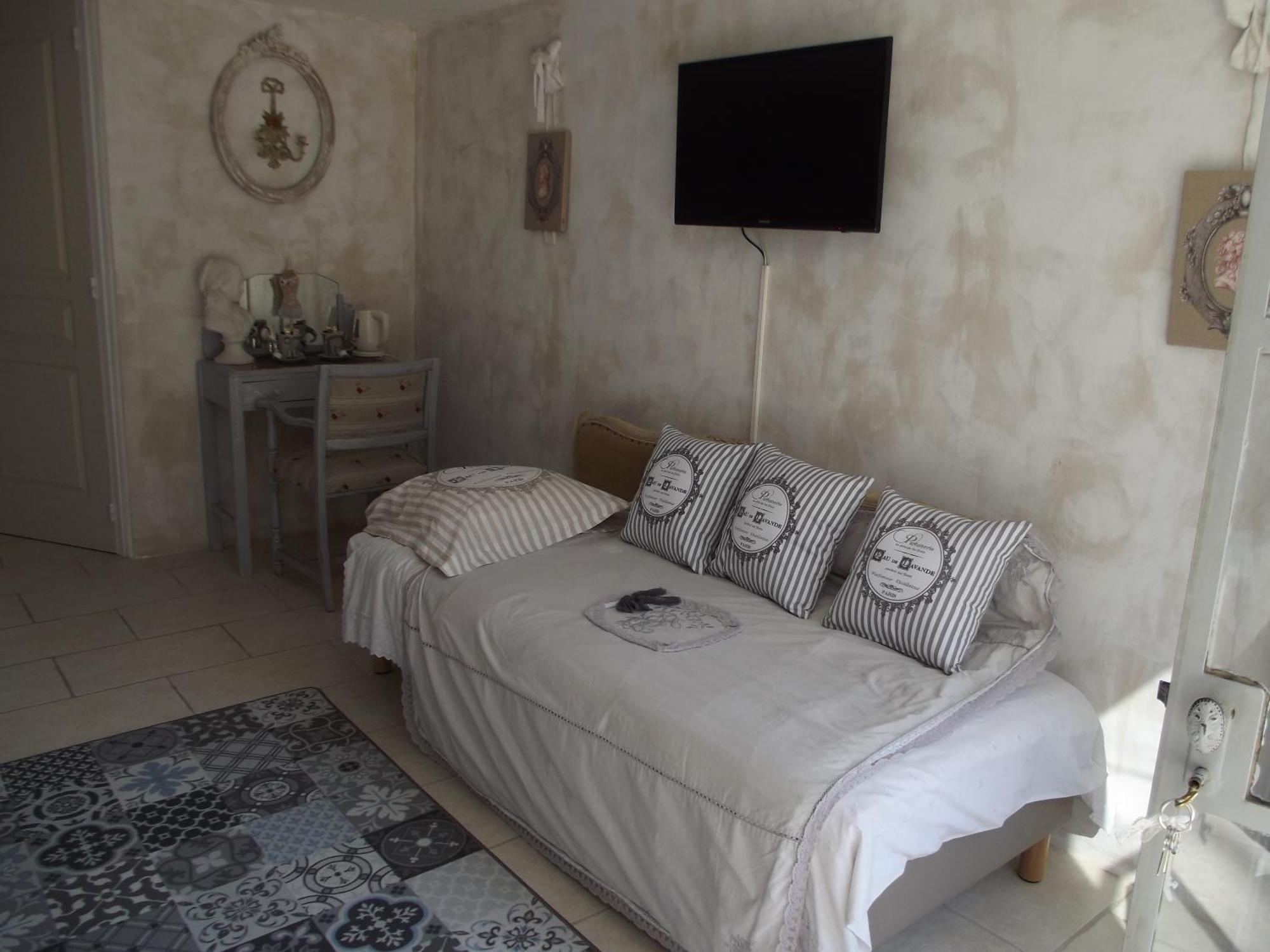 Le Moulin De Sonnailles Bed & Breakfast Cabries Phòng bức ảnh