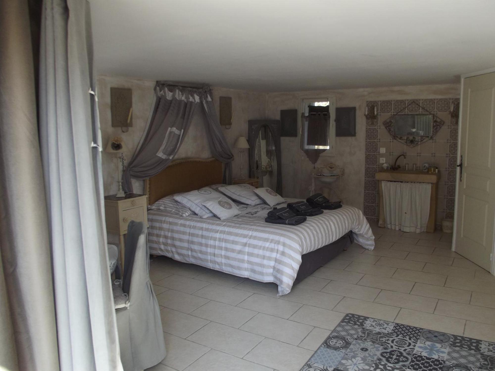 Le Moulin De Sonnailles Bed & Breakfast Cabries Phòng bức ảnh